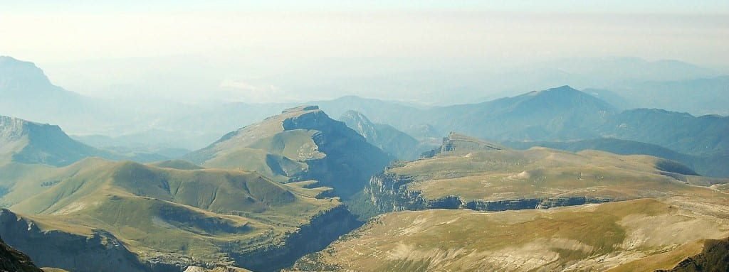 TREKKING POR LOS PIRINEOS - The Bear Outdoor